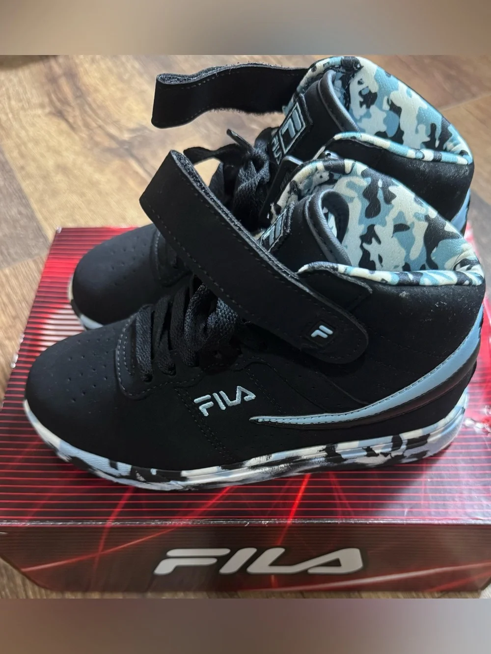 FILA Boys High Top Sneakers Black Blue Camo Size 1.5Y